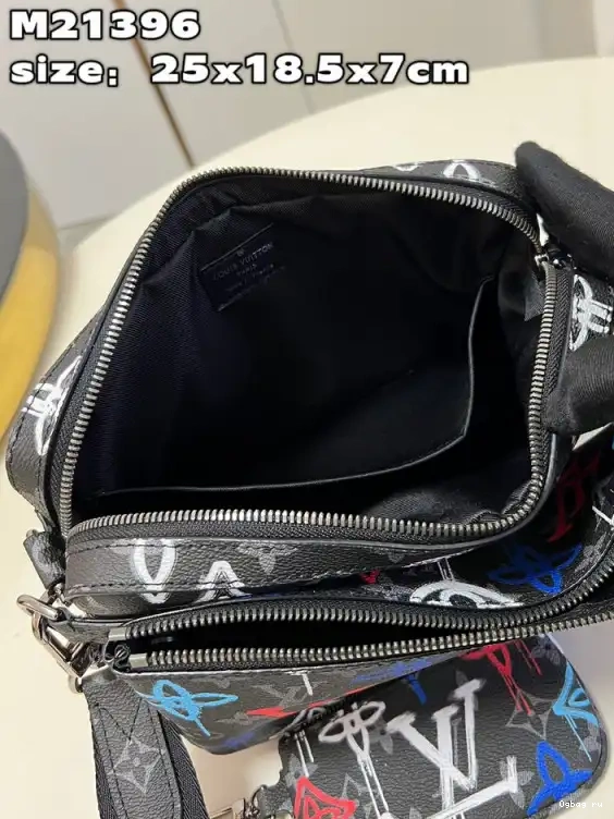 VUITTON TRIO MESSENGER LOUIS 0626